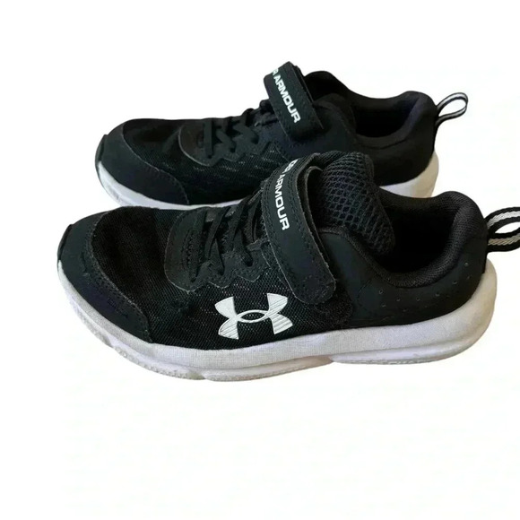 Under Armour  Boys Black White  Assert Alternate Closure Sz 3Y - Picture 1 of 11